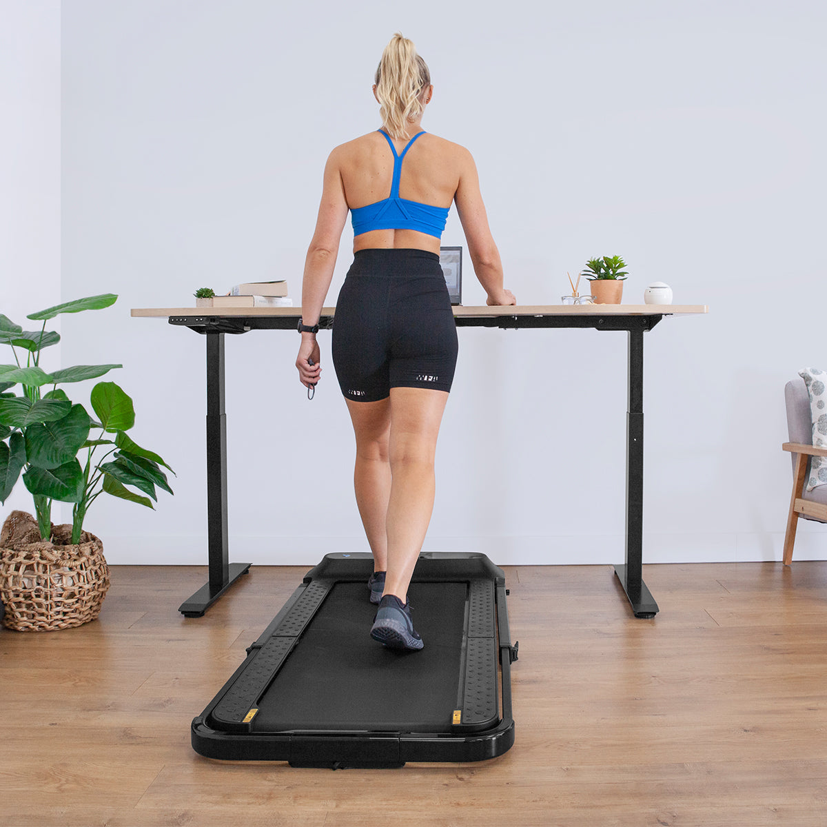 V-FOLD Treadmill with ErgoDesk Automatic Standing Desk 1500mm in Oak